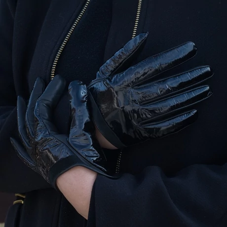 Women's short leather gloves, unlined BLACK: 2-358R-2-2 BLACK